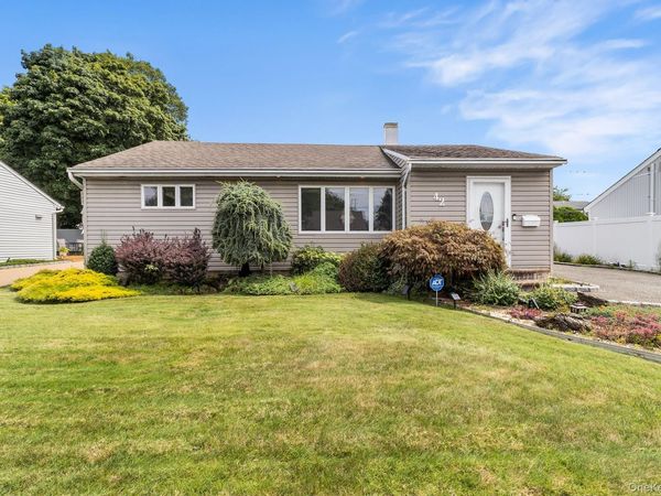 42 Stewart Avenue, Bethpage, NY 11714