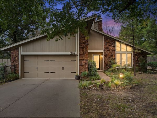 219 N Oak Ridge Drive , Sand Springs, OK 74063