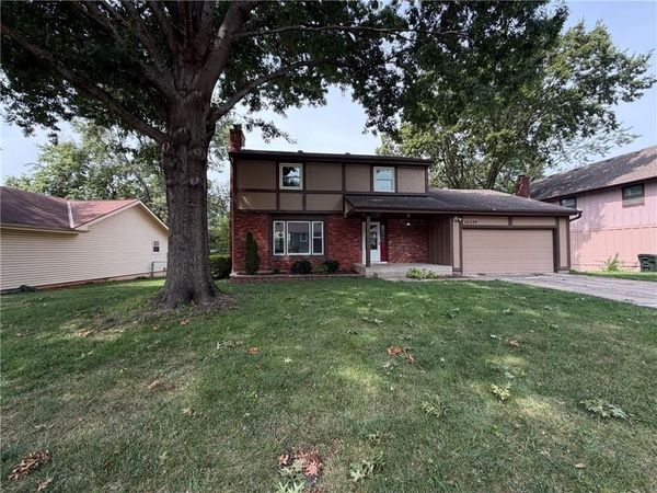 14224 S Raintree Drive, Olathe, KS 66062