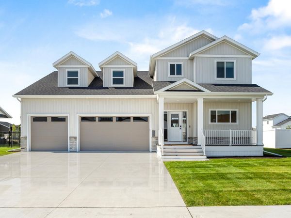 7469 Claire Drive S, Fargo, ND 58104