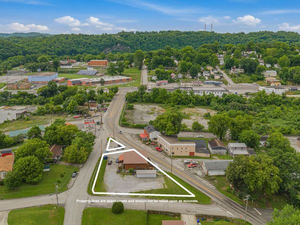 836 Unaka St , Harriman, TN 37748