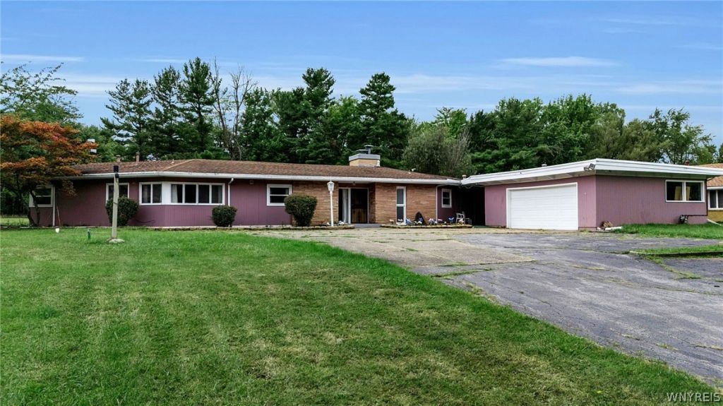 785 Orchard Park Road, Buffalo, NY 14224 Main Photo