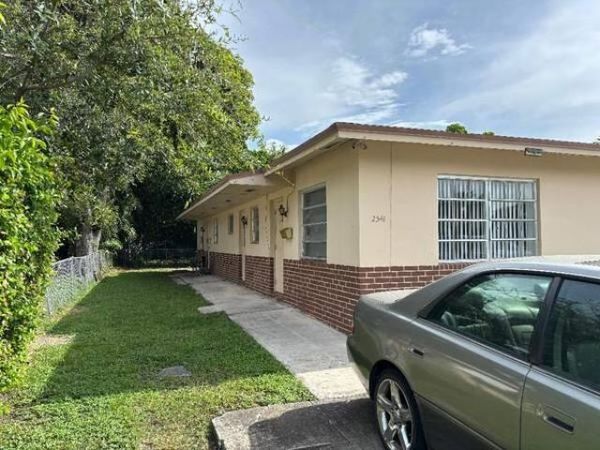 2541 Taylor Street, Unit 1, Hollywood, FL 33020