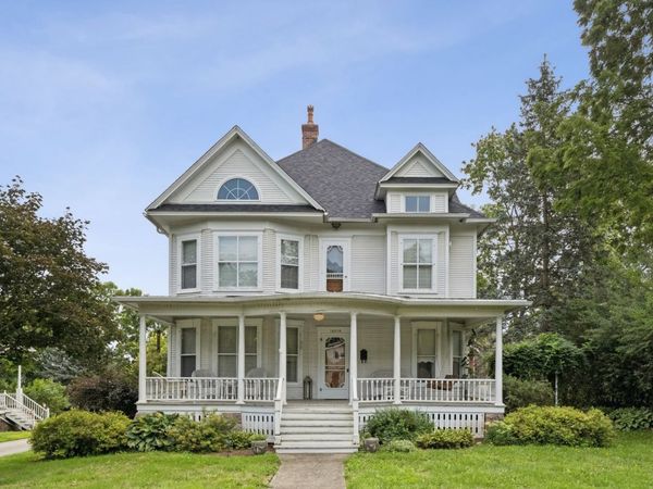 10216 Main Street , Hebron, IL 60034