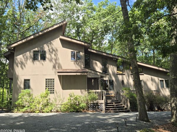 308 Canoebrook Drive , Lords Valley, PA 18428