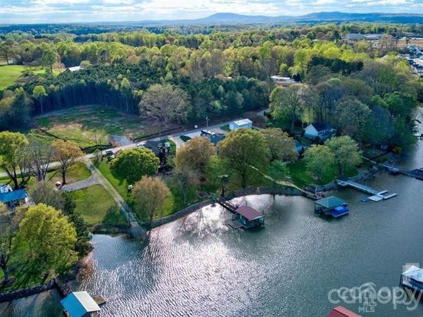 4279 Candlewood Drive , Sherrills Ford, NC 28673