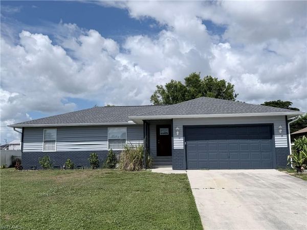 818 SW 8th CT , CAPE CORAL, FL 33991