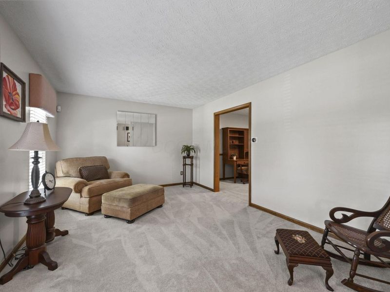 636 Waybaugh Drive, Columbus, OH 43230 Photo 6