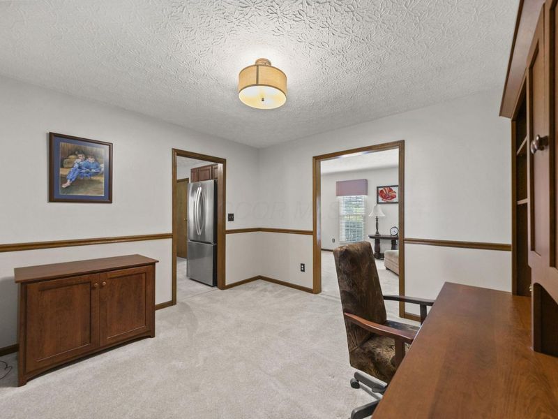 636 Waybaugh Drive, Columbus, OH 43230 Photo 9