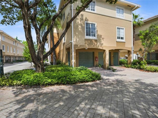 2941 NE 185th St , Unit 1305, Miami, FL 33180