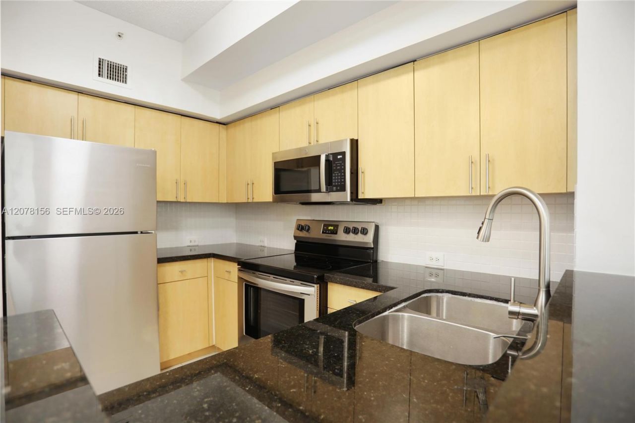 2941 NE 185th St , Unit 1305, Miami, FL 33180 Photo