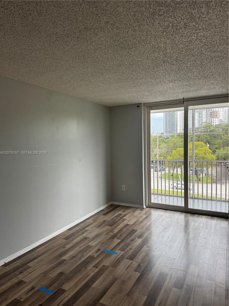 16851 NE 23rd Ave, Unit B402, North Miami Beach, FL 33160 Photo