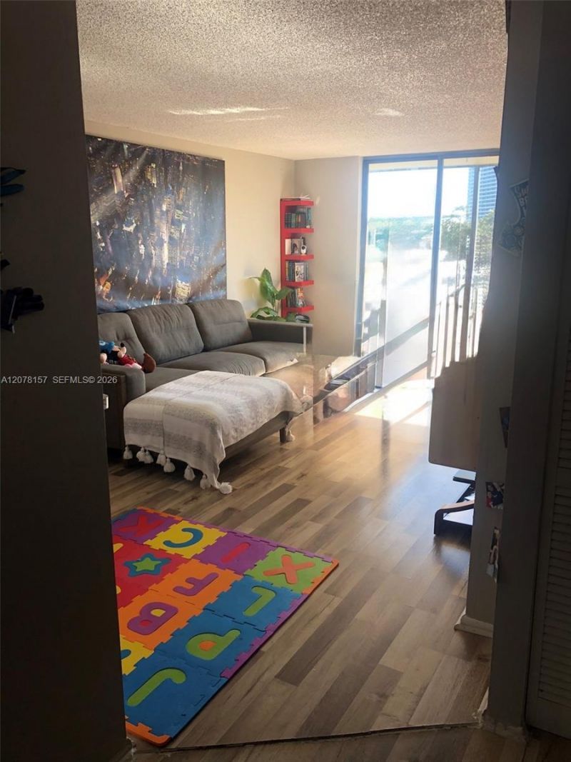 16851 NE 23rd Ave , Unit B402, North Miami Beach, FL 33160 Photo