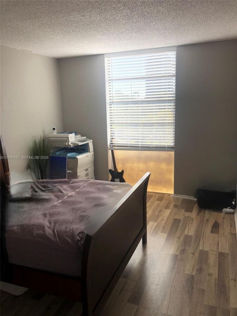 16851 NE 23rd Ave , Unit B402, North Miami Beach, FL 33160 Photo