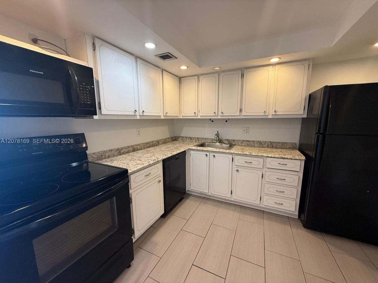 500 Executive Center Dr, Unit 4J, West Palm Beach, FL 33401 Photo