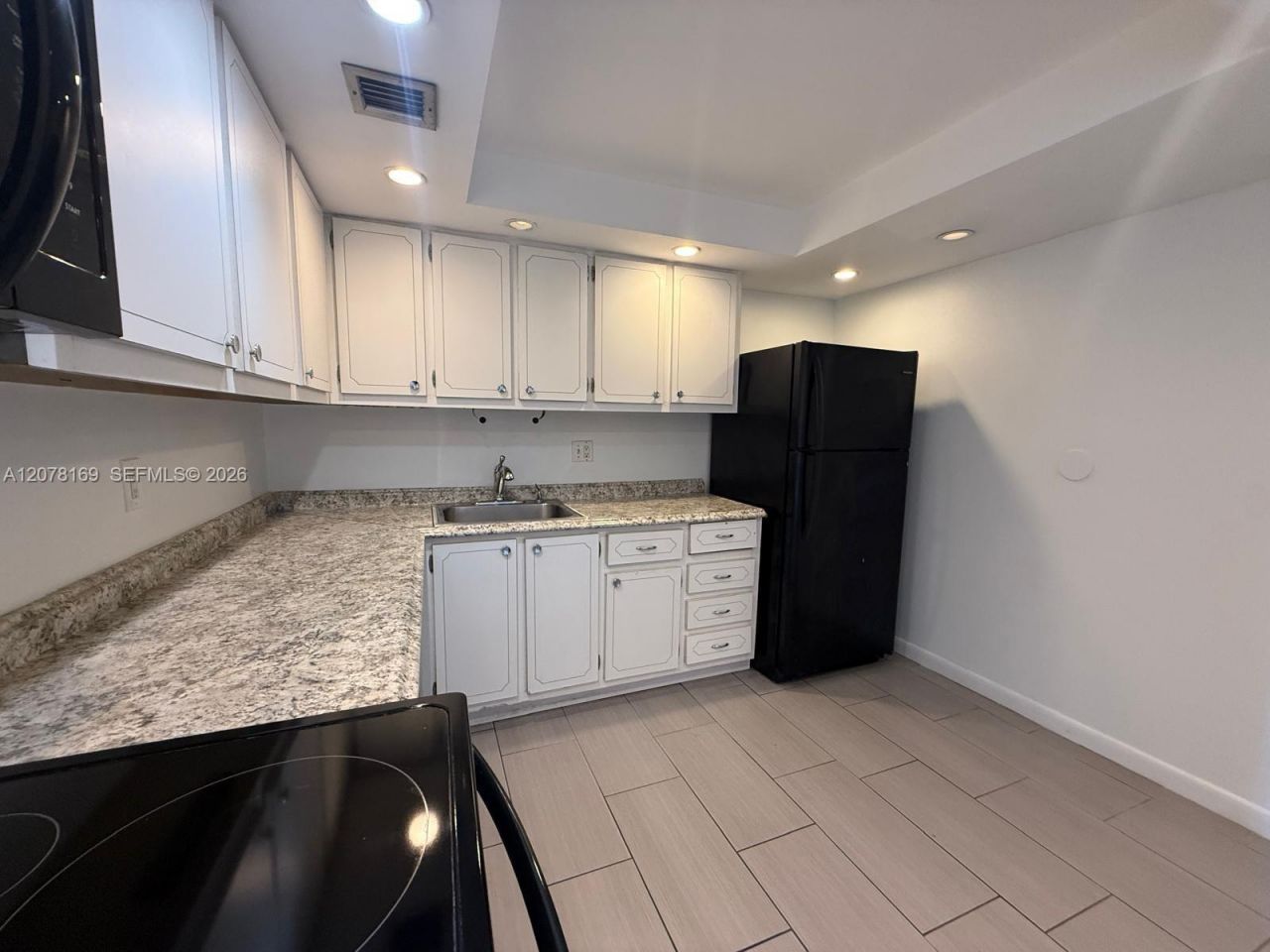 500 Executive Center Dr, Unit 4J, West Palm Beach, FL 33401 Photo