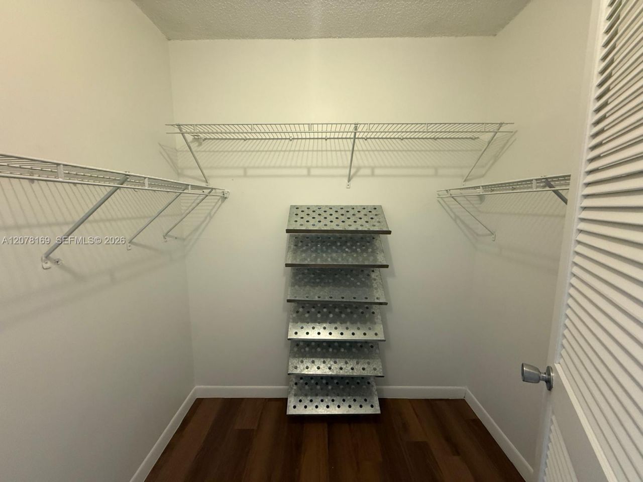 500 Executive Center Dr, Unit 4J, West Palm Beach, FL 33401 Photo