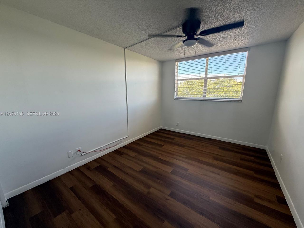 500 Executive Center Dr, Unit 4J, West Palm Beach, FL 33401 Photo