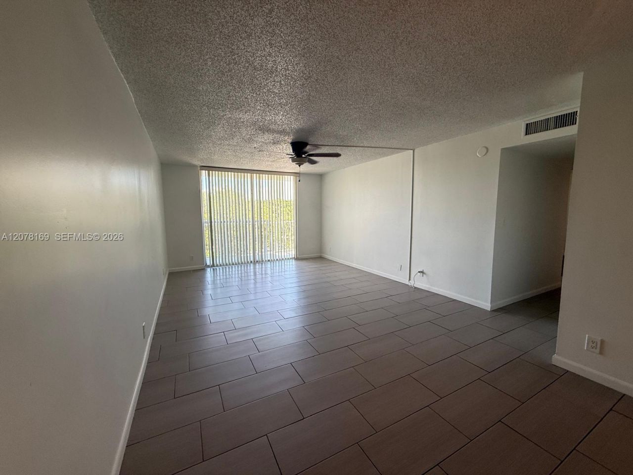 500 Executive Center Dr, Unit 4J, West Palm Beach, FL 33401 Photo