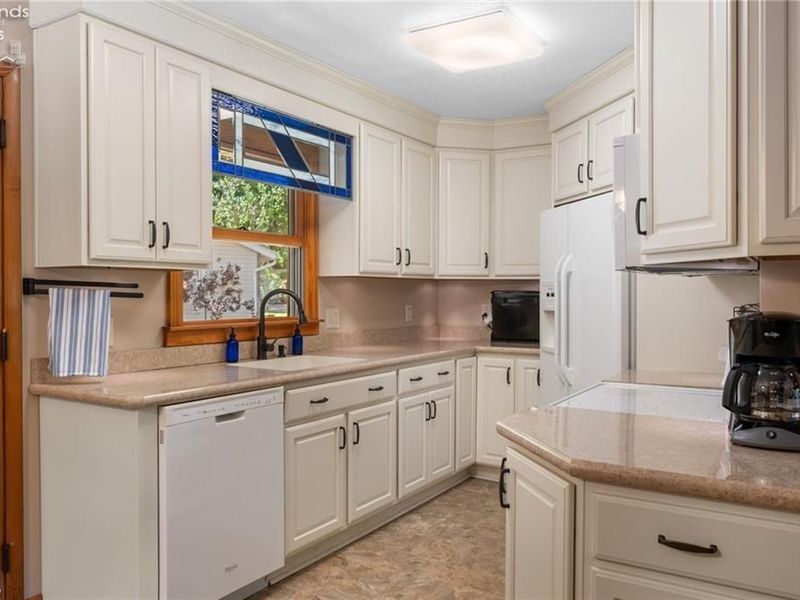 685 Sunnyside, Vermilion, OH 44089 Photo 6