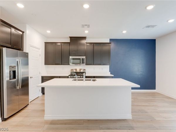 600 N Carriage Hill Drive, Unit 1007, Las Vegas, NV 89138