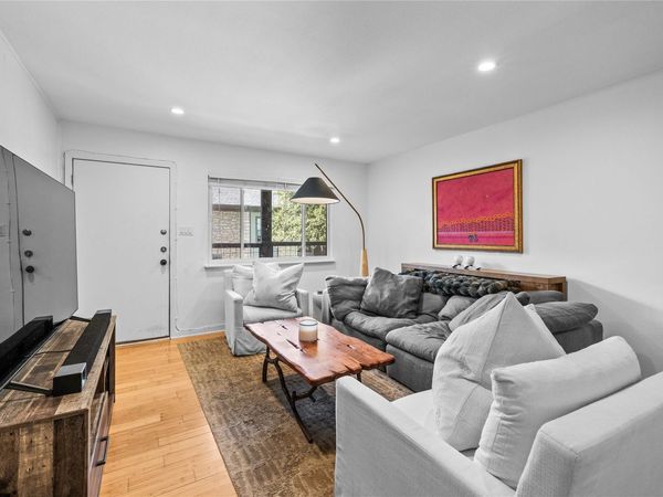 2303 East Side DR, Unit 210, Austin, TX 78704