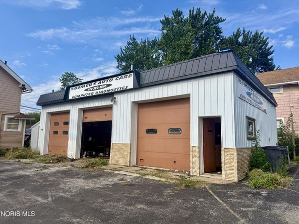 912 Woodsdale Avenue , Toledo, OH 43609