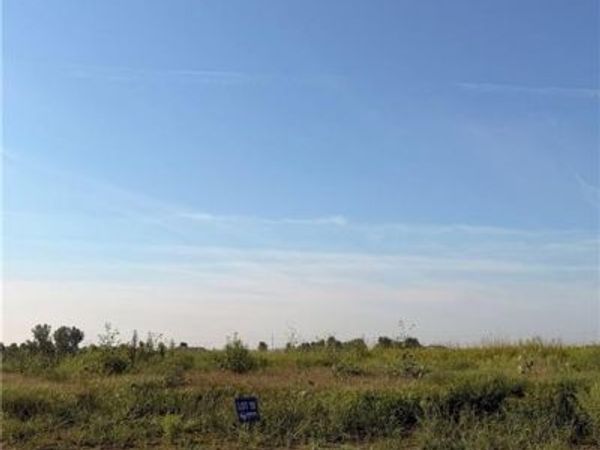 1100 Creekside Ranch Court, Raymore, MO 64083