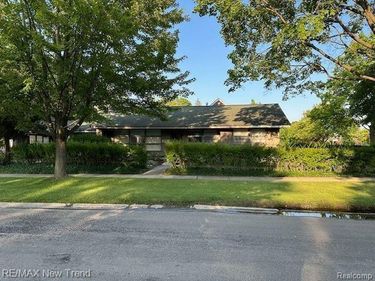 1823 BRADFORD Road , Birmingham, Mi 48009