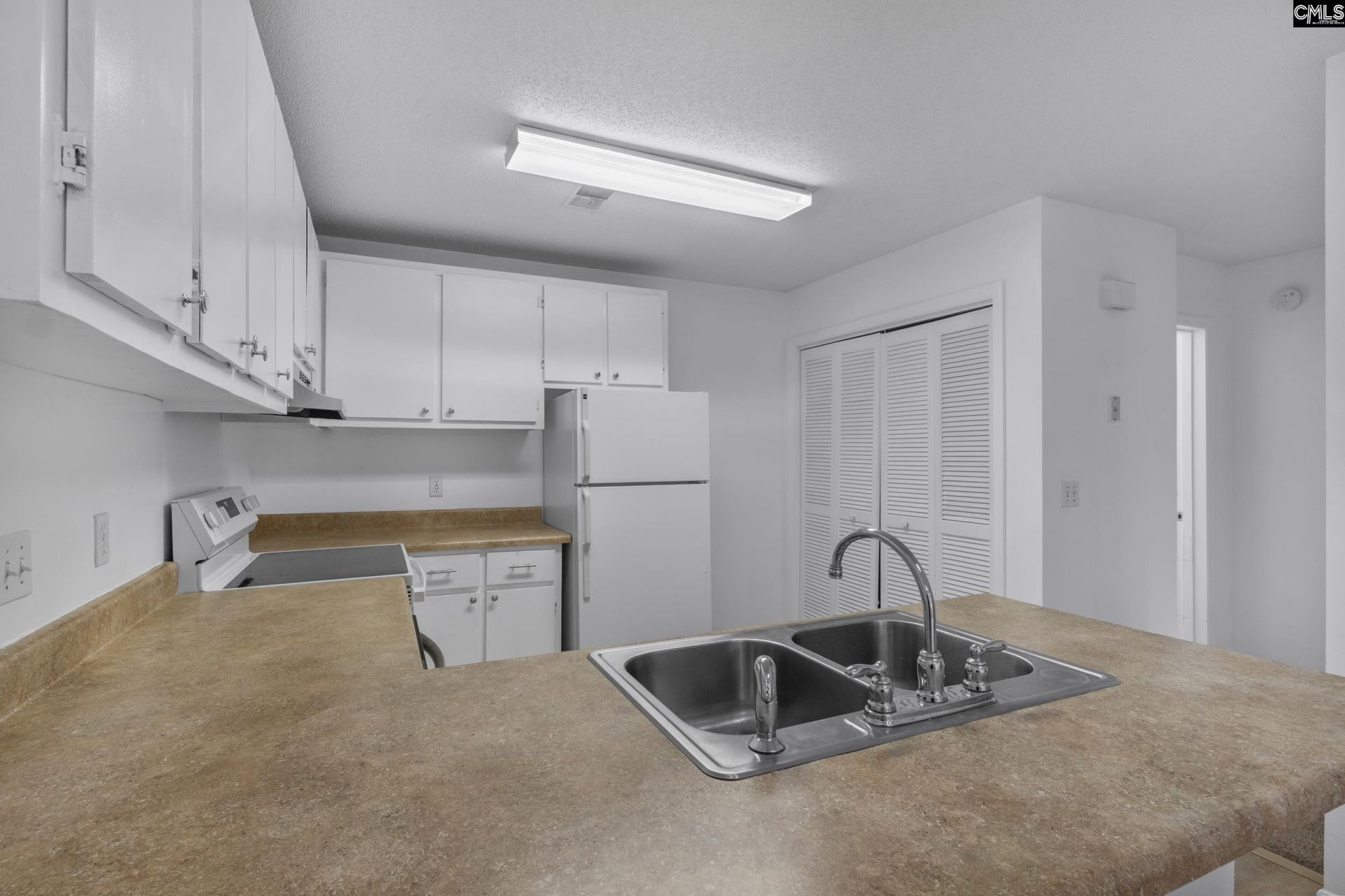 104 Evian Place  Photo 11