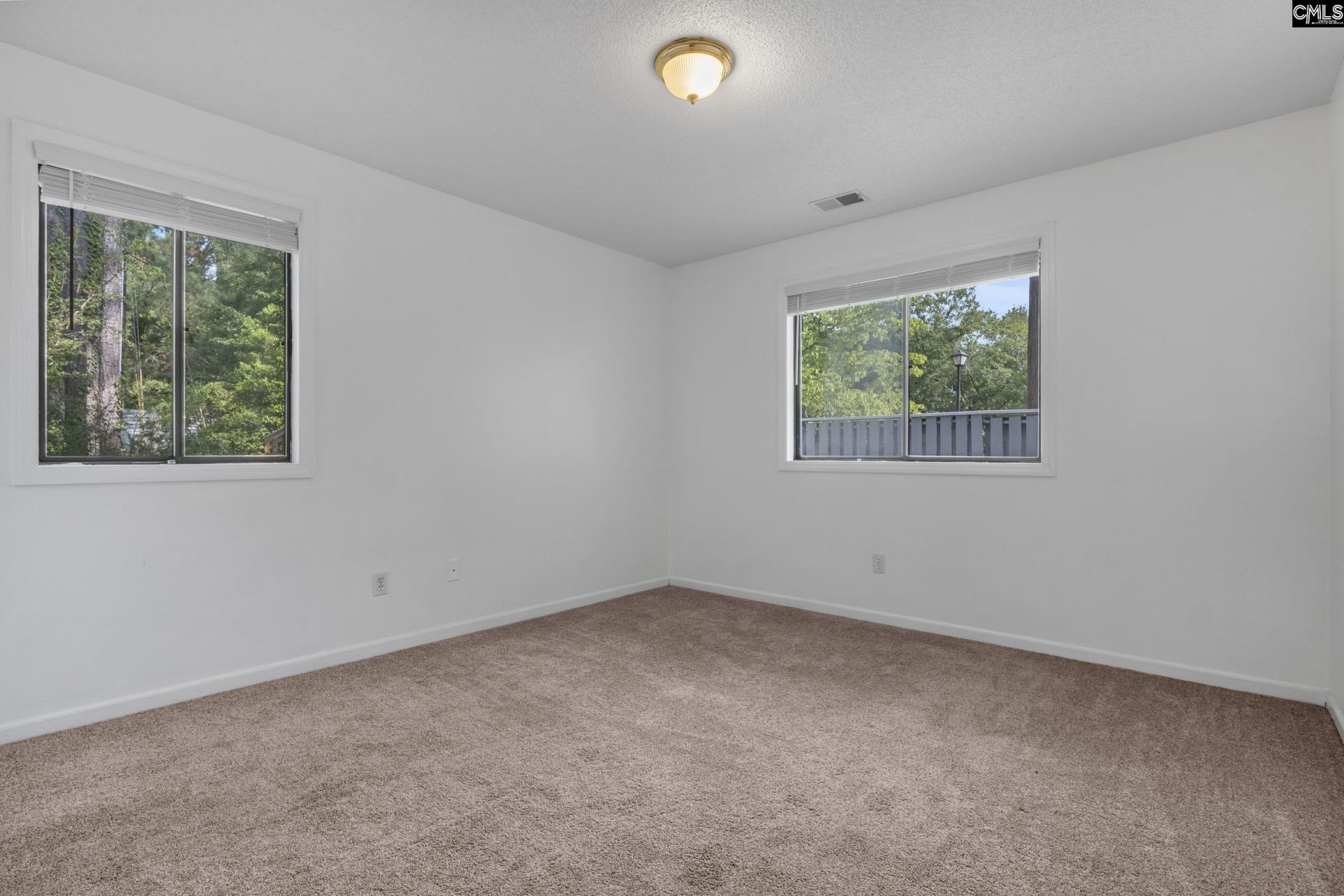 104 Evian Place  Photo 12