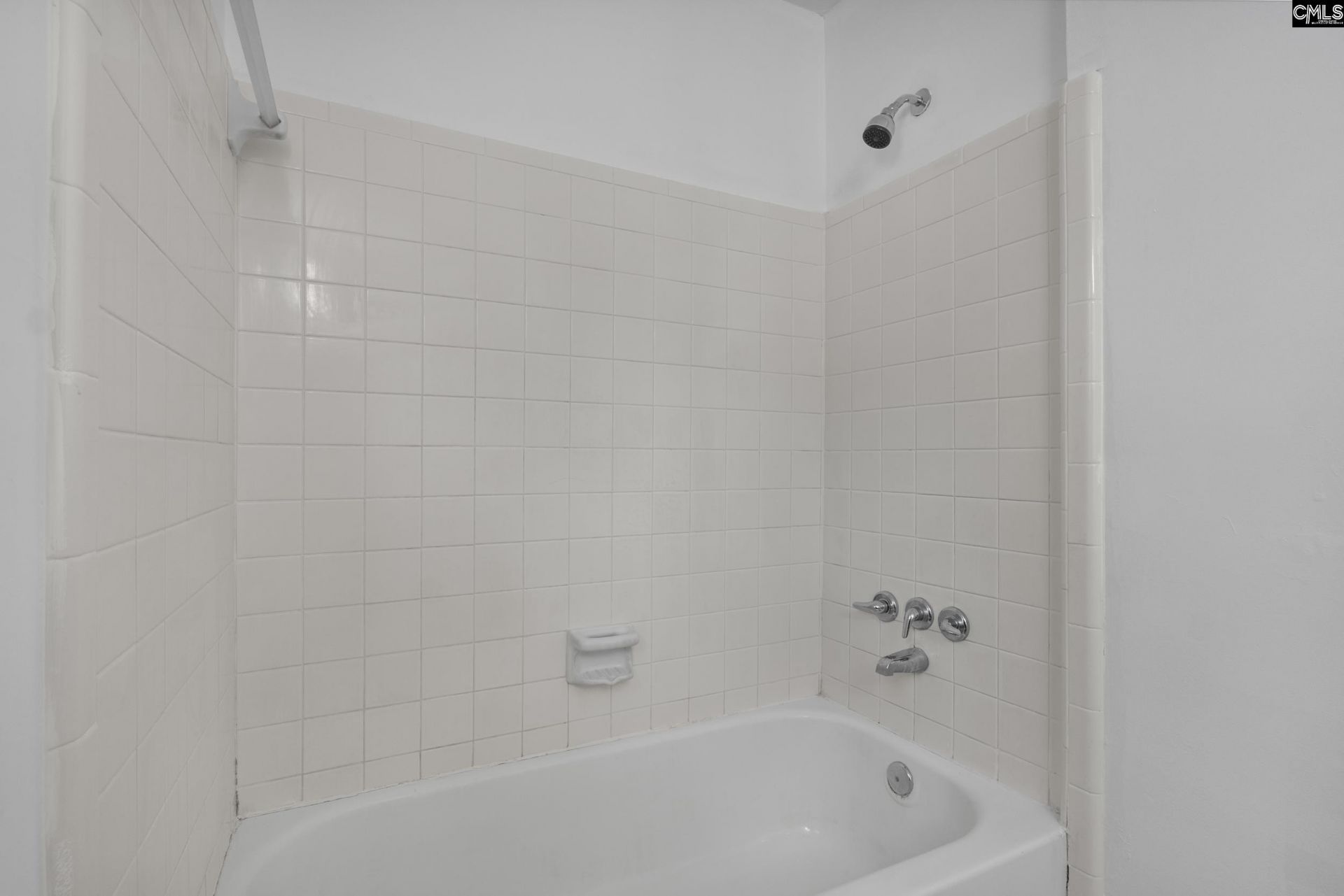 104 Evian Place  Photo 15