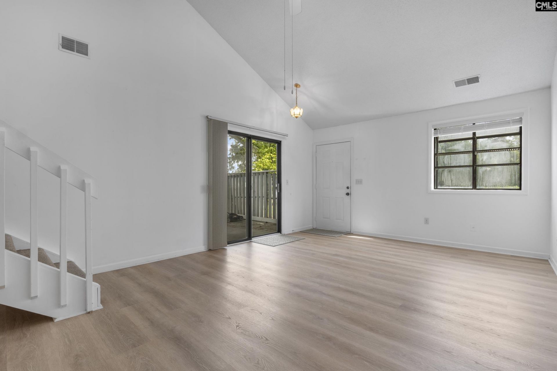 104 Evian Place  Photo 17