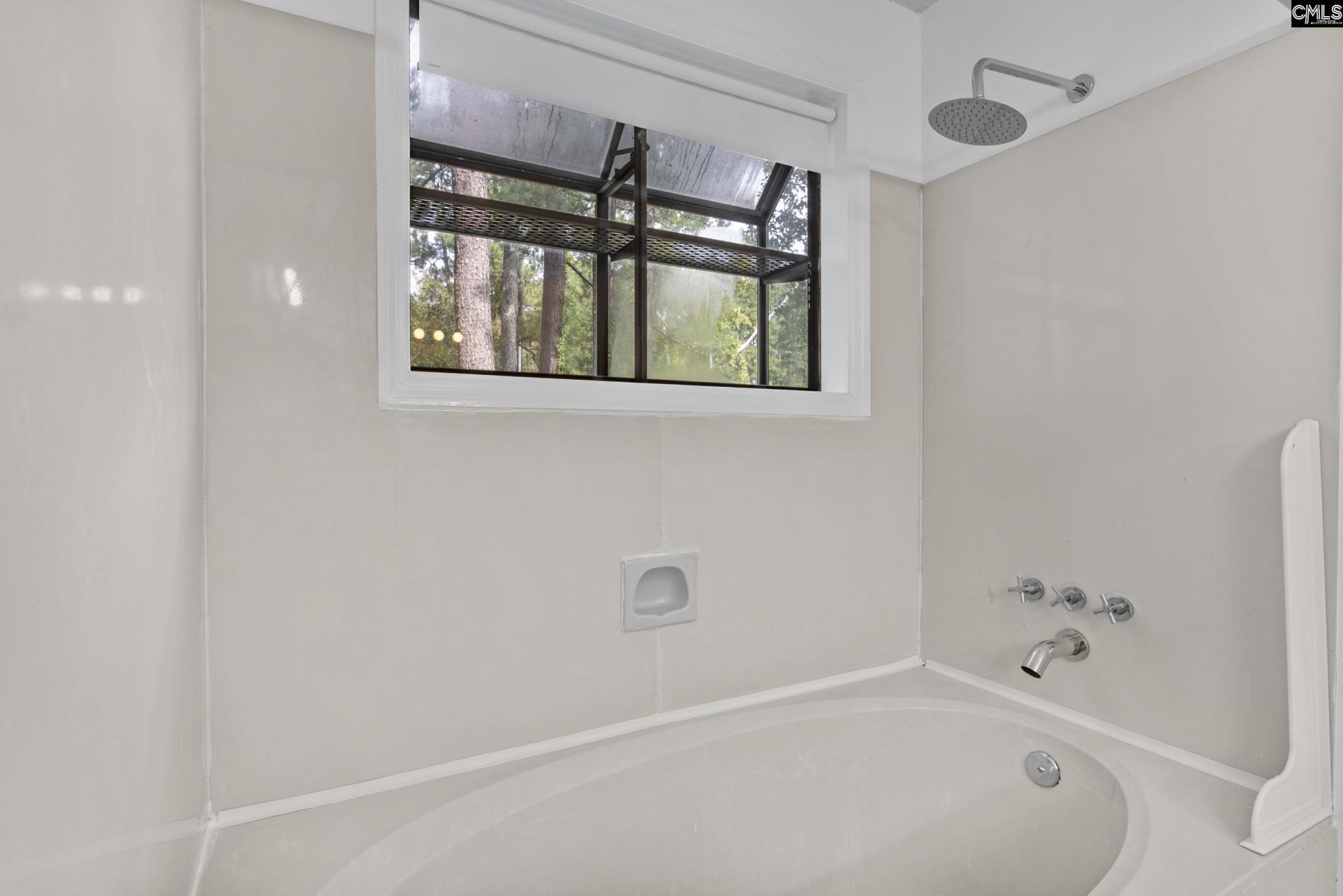 104 Evian Place  Photo 25