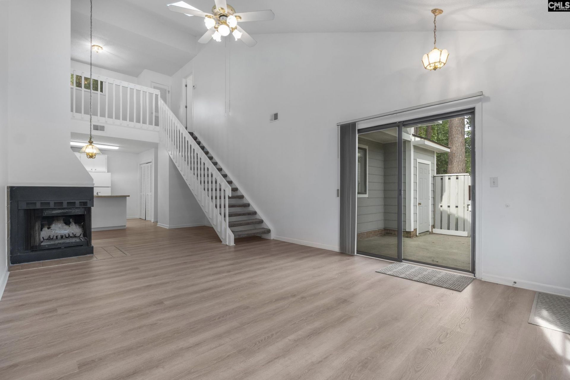 104 Evian Place  Photo 4