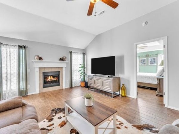 1006 E Longview Drive , Rogers, AR 72756