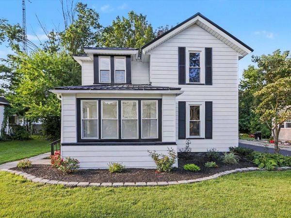 105 W Telegraph, Dowagiac, MI 49047