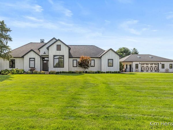 8769 E Paris Avenue SE, Caledonia, MI 49316