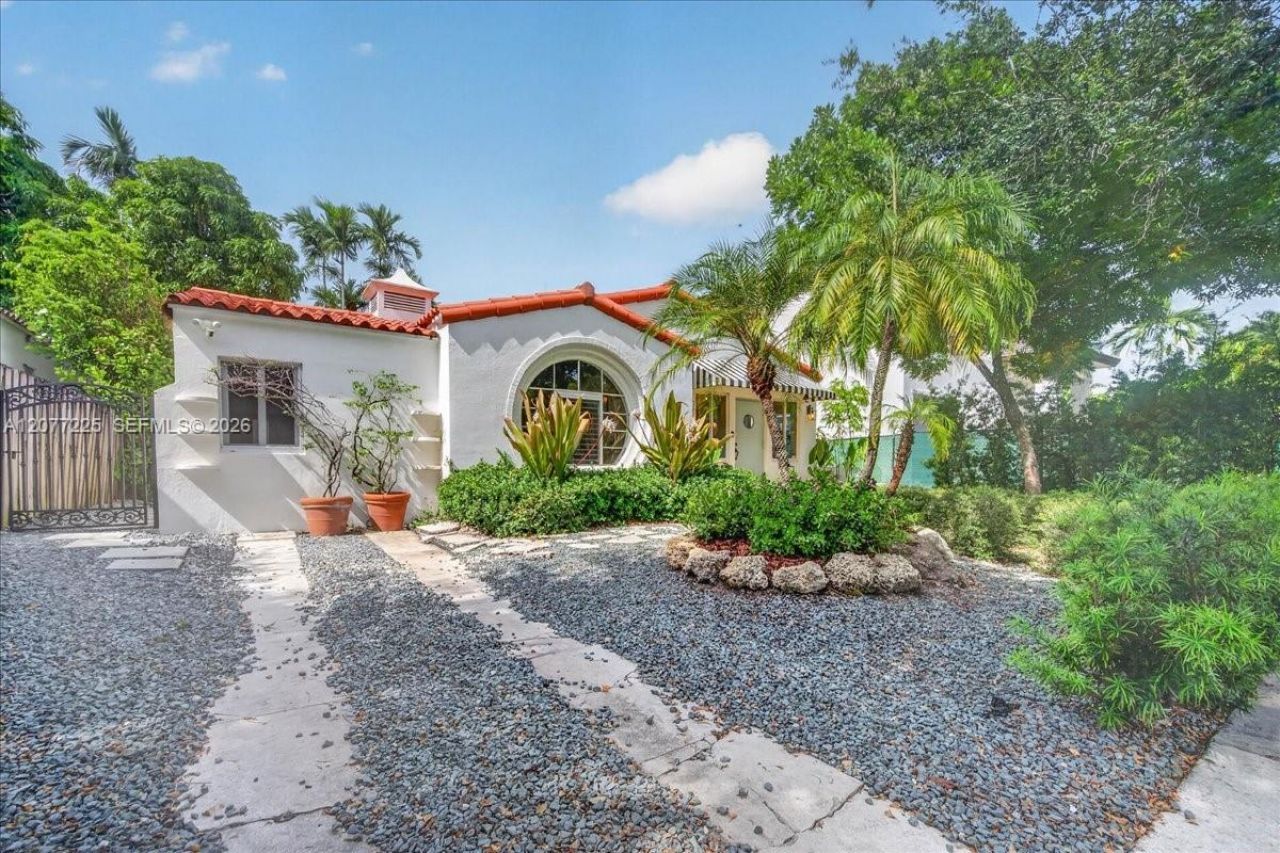 763 NE 75th St , Miami, FL 33138 Photo