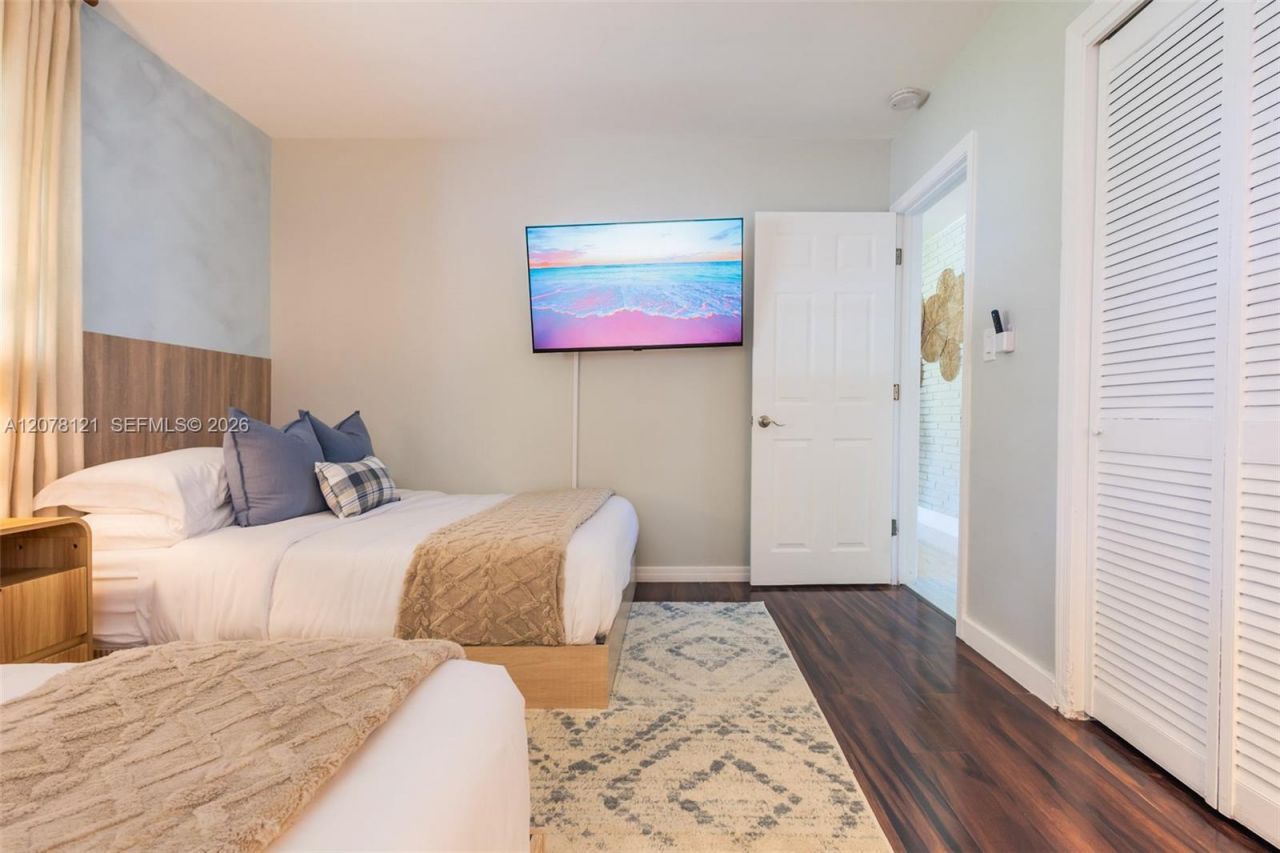 200 SE 19th St , Unit 200, Fort Lauderdale, FL 33316 Photo