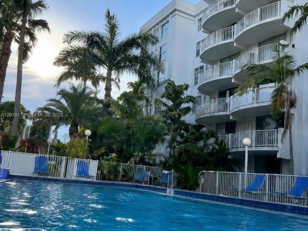 488 NW 165th St Rd, Unit B-112, Miami, FL 33169