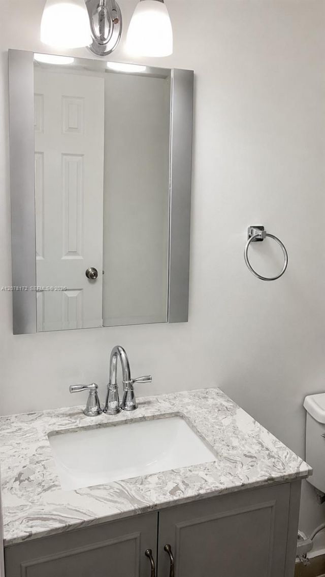 488 NW 165th St Rd, Unit B-112, Miami, FL 33169 Photo