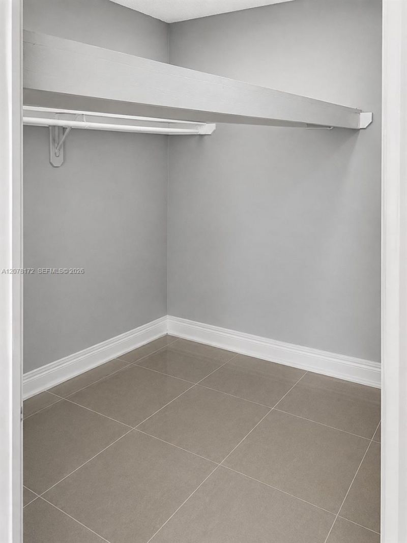 488 NW 165th St Rd, Unit B-112, Miami, FL 33169 Photo