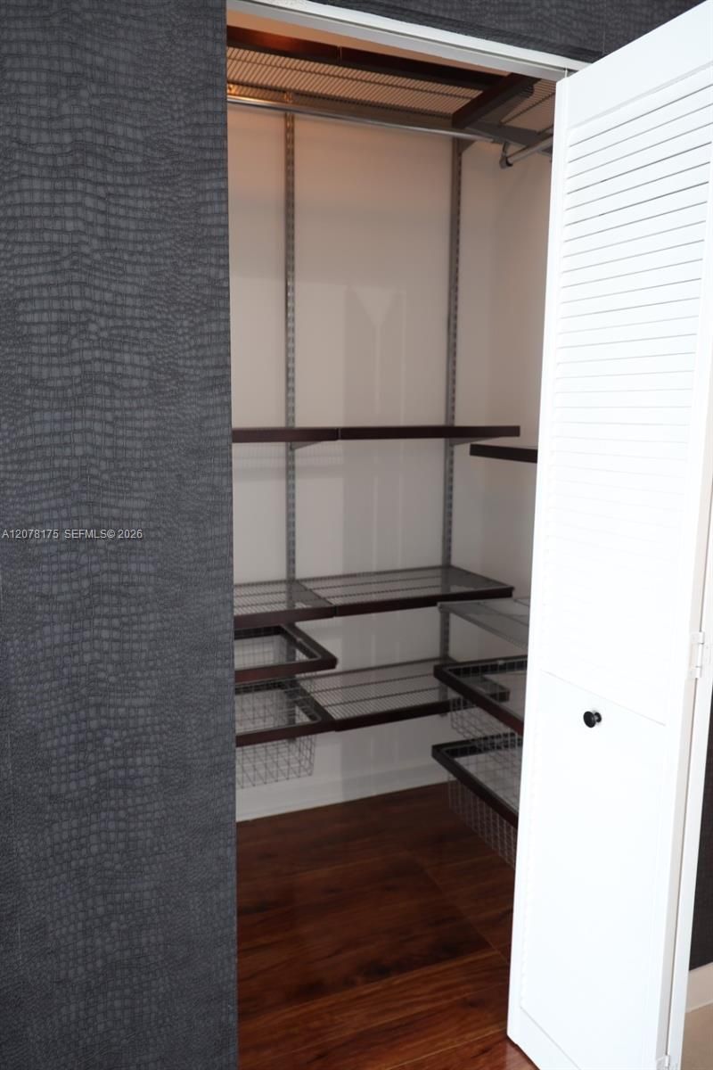 325 S Biscayne Blvd , Unit 4220, Miami, FL 33131 Photo