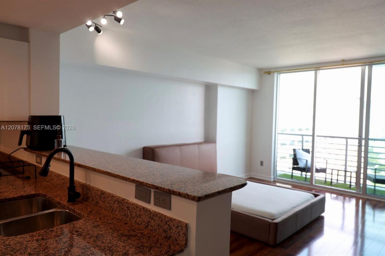 325 S Biscayne Blvd , Unit 4220, Miami, FL 33131 Photo