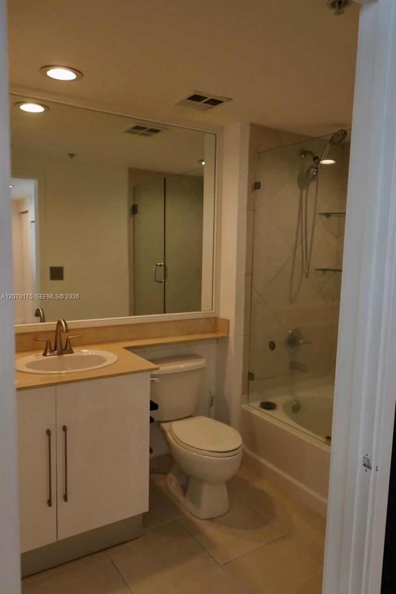 325 S Biscayne Blvd , Unit 4220, Miami, FL 33131 Photo