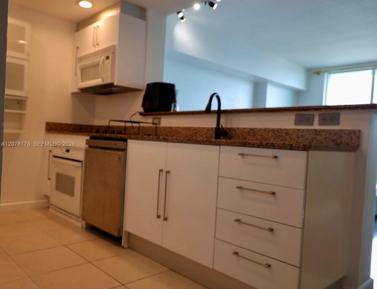 325 S Biscayne Blvd , Unit 4220, Miami, FL 33131 Photo