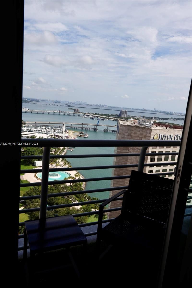 325 S Biscayne Blvd , Unit 4220, Miami, FL 33131 Photo