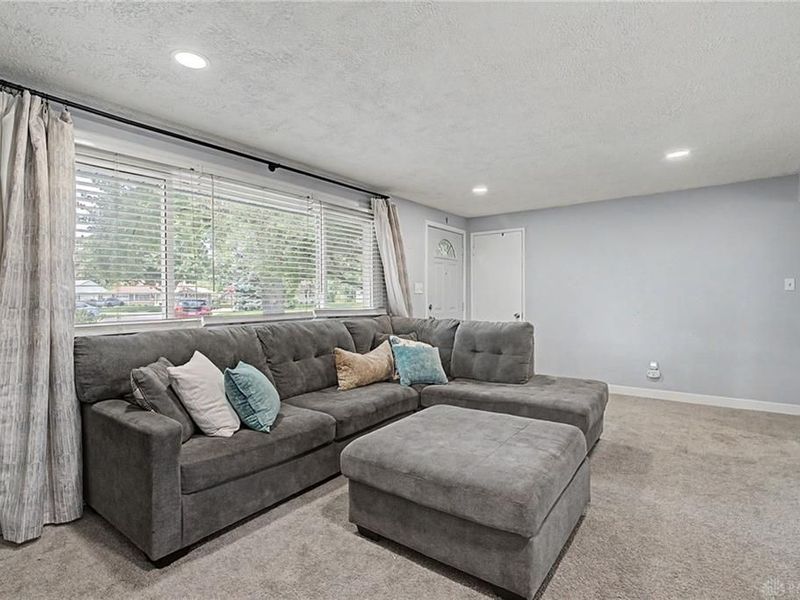 3840 Saranac Circle, Dayton, OH 45429 Photo 12