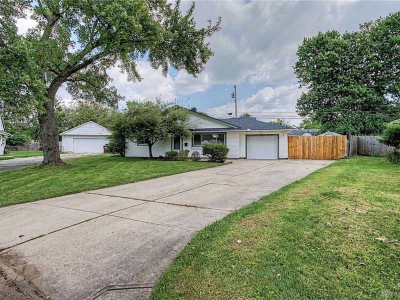 3840 Saranac Circle, Dayton, OH 45429 Photo 2